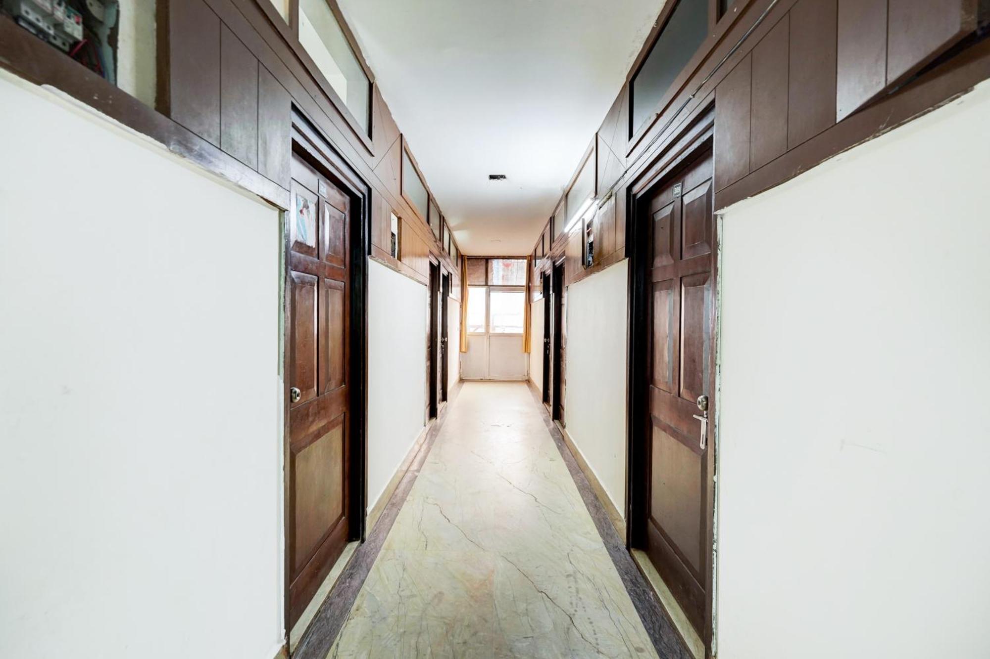 Hotel O Ashoka Inn Hotel Near Botanical Garden Noida Extérieur photo